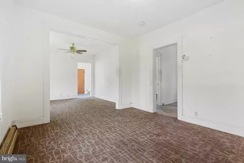 21 Centre Ave, Dundalk, MD 21222 photo 4