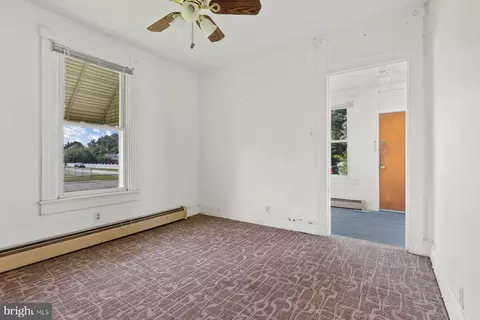 21 Centre Ave, Dundalk, MD 21222 photo 5