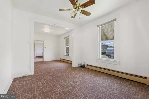 21 Centre Ave, Dundalk, MD 21222 photo 6