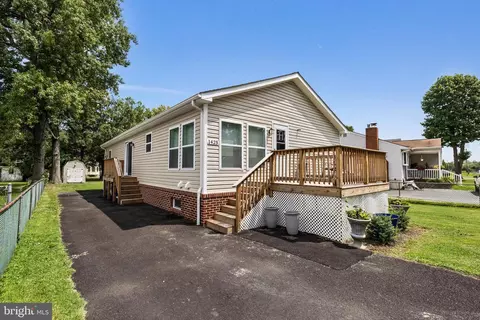 1425 Sussex Rd, Essex, MD 21221