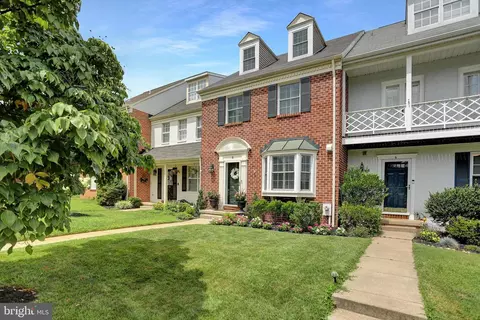 8 Lovett Ct, Lutherville Timonium, MD 21093
