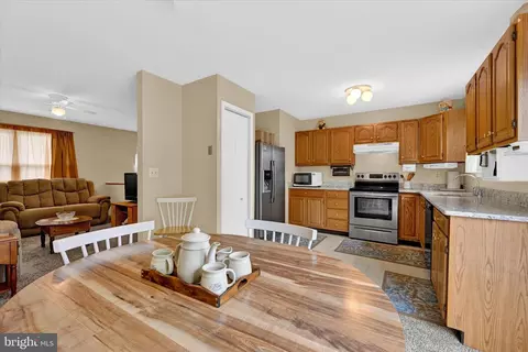 2108 Lansdowne Rd, Halethorpe, MD 21227 photo 9