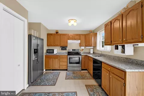 2108 Lansdowne Rd, Halethorpe, MD 21227 photo 10