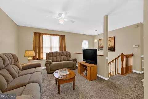 2108 Lansdowne Rd, Halethorpe, MD 21227 photo 5