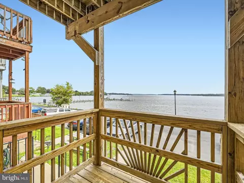 114 Villa Capri Cir, Essex, MD 21221