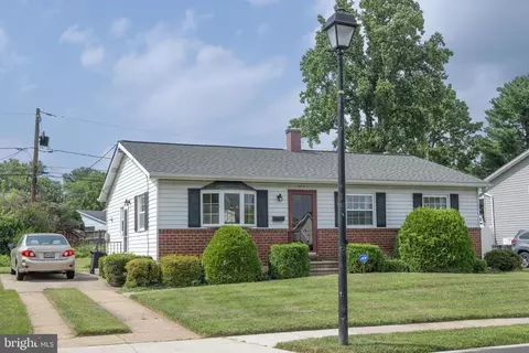 6018 Burnt Oak Rd, Catonsville, MD 21228