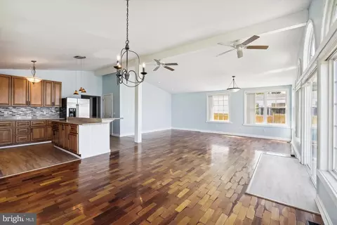 3706 Edgewater Pl, Dundalk, MD 21222 photo 4