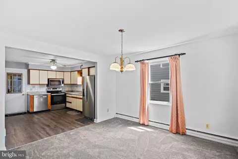 215 Riverton Rd, Middle River, MD 21220 photo 4