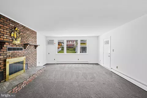 215 Riverton Rd, Middle River, MD 21220 photo 12