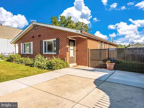 235 Lavern Ave, Halethorpe, MD 21227