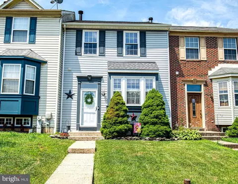 18 Parkhill Pl, Nottingham, MD 21236