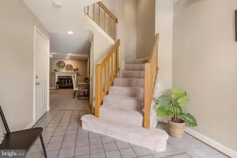3 Stablemere Ct, Baltimore, MD 21209 photo 2