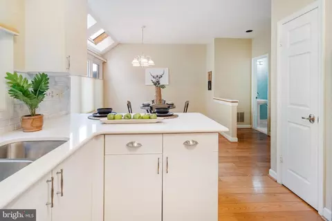 3 Stablemere Ct, Baltimore, MD 21209 photo 18