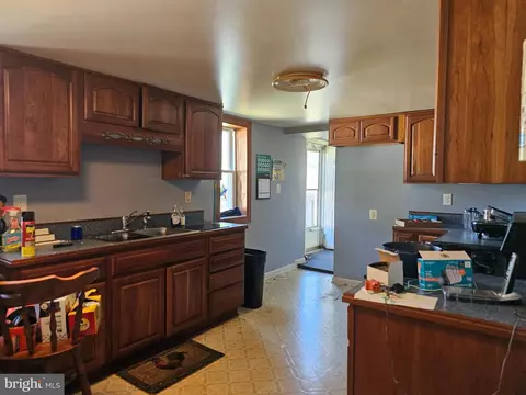 2501 Lakeview Ave, Sparrows Point, MD 21219 photo 7