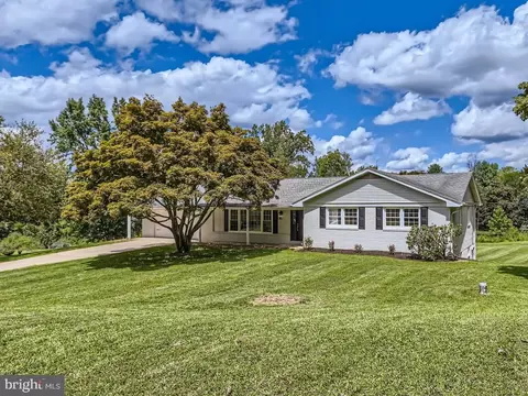 28 Windemere Pkwy, Phoenix, MD 21131