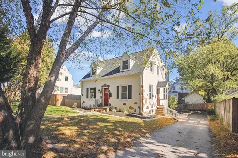 9 Cedarwood Rd, Catonsville, MD 21228