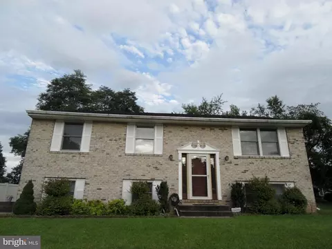 11 Jameson Ln, Pikesville, MD 21208