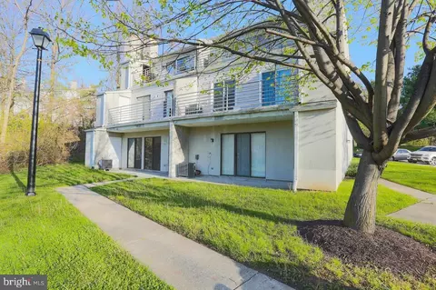 97 Ashlar Hill Ct, Parkville, MD 21234