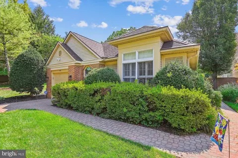 30 Stags Leap Ct, Pikesville, MD 21208
