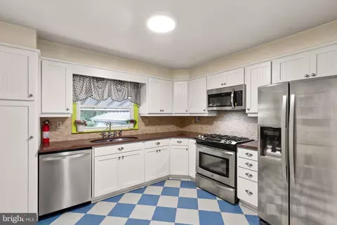 5901 Daybreak Ter, Baltimore, MD 21206 photo 7