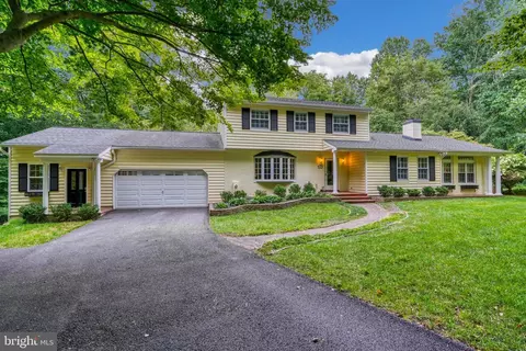 17 Trojan Horse Dr, Phoenix, MD 21131