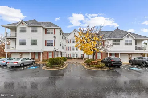 6 Hawk Rise Ln #104, Owings Mills, MD 21117