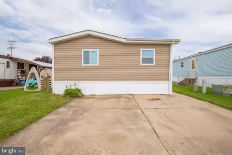 78 Peppermint Ln, Middle River, MD 21220 photo 4
