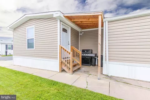 78 Peppermint Ln, Middle River, MD 21220 photo 2