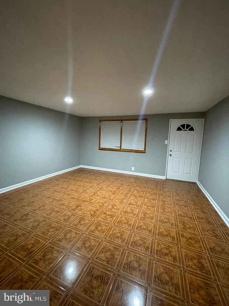 3183 Bero Rd, Halethorpe, MD 21227 photo 4