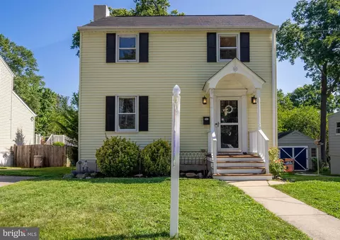 417 Locust Dr, Catonsville, MD 21228