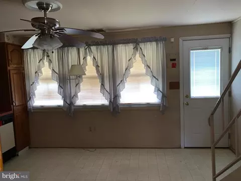 4422 Annapolis Rd, Halethorpe, MD 21227 photo 5