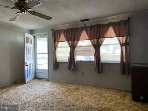 4422 Annapolis Rd, Halethorpe, MD 21227 photo 3