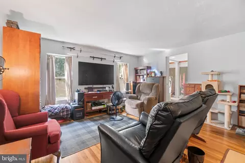 1801 Sutton Ave, Halethorpe, MD 21227 photo 4