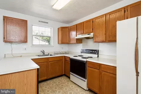 508 Kosoak Rd, Middle River, MD 21220 photo 2