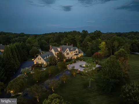 2 Brett Manor Ct, Cockeysville, MD 21030