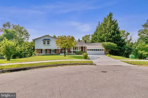 225 Solway Ct, Lutherville Timonium, MD 21093