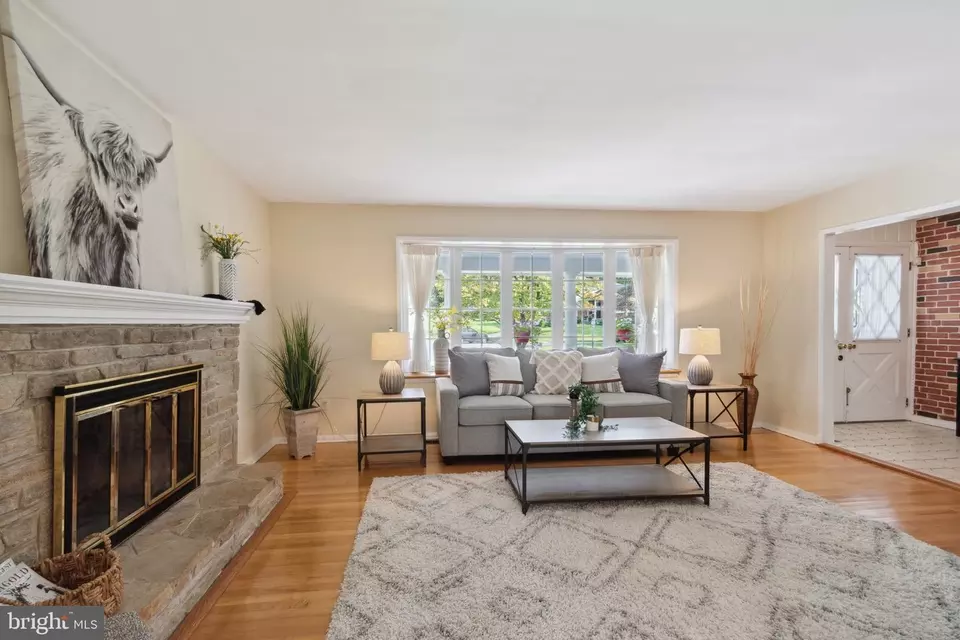  225 Solway Ct, Lutherville Timonium, MD 21093 photo 12