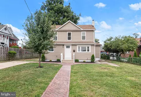 17 Harrison Ave N, Middle River, MD 21220