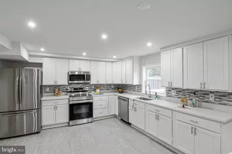 17 Harrison Ave N, Middle River, MD 21220 photo 9