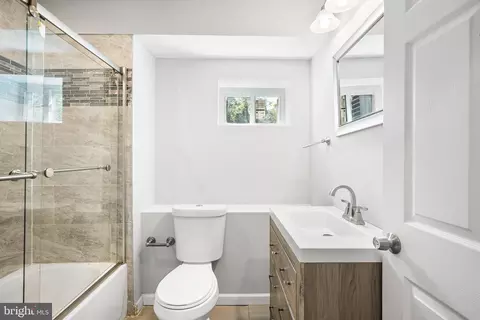 4417 Annapolis Rd, Halethorpe, MD 21227 photo 9