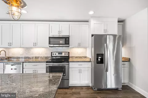4417 Annapolis Rd, Halethorpe, MD 21227 photo 18