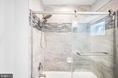 4417 Annapolis Rd, Halethorpe, MD 21227 photo 10