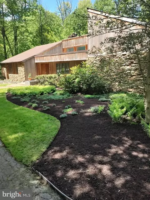 2403 Velvet Ridge Dr, Owings Mills, MD 21117