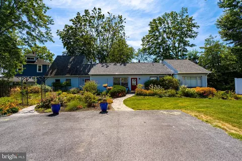 1212 Shore Rd, Middle River, MD 21220