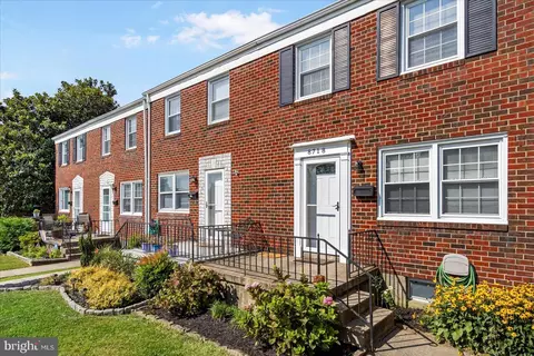 8718 Cimarron Cir, Parkville, MD 21234