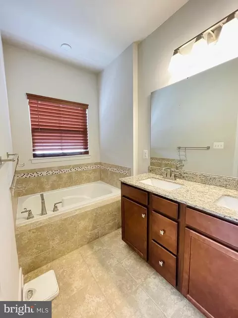 601 Colindale St, Middle River, MD 21220 photo 7
