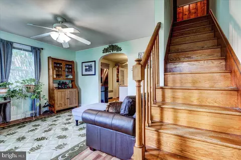 5923 Meadow Rd, Baltimore, MD 21206 photo 3