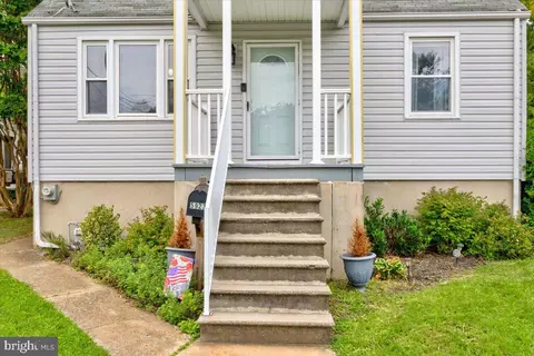 5923 Meadow Rd, Baltimore, MD 21206
