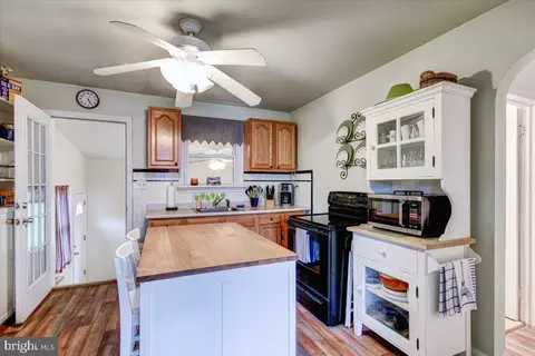 5923 Meadow Rd, Baltimore, MD 21206 photo 4