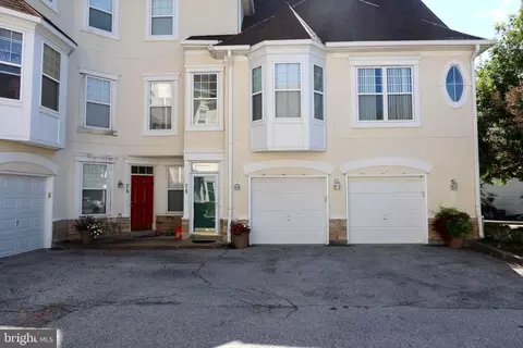 28 Barbican Way, Pikesville, MD 21208